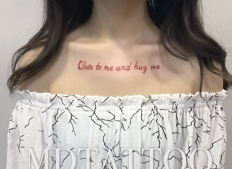 英文纹身纹身图片_胸部花体字锁骨纹身图案