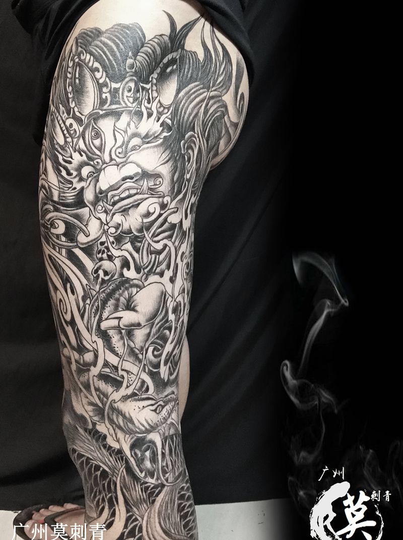 黑灰传统花腿纹身图片_脚部腿部新传统老传统纹身图案