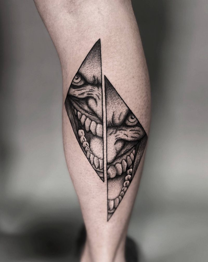 小丑纹身图片_腿部点刺小丑纹身图案