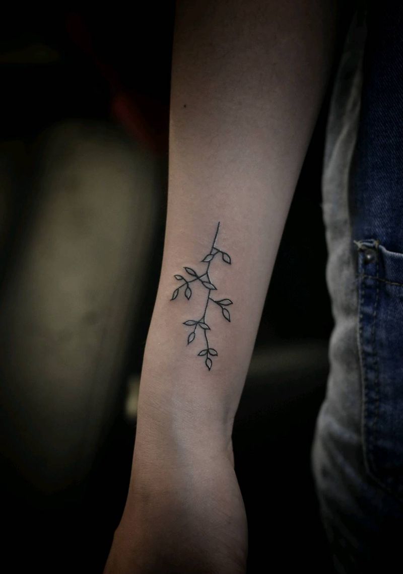 小叶子纹身图片_手部纹身图案