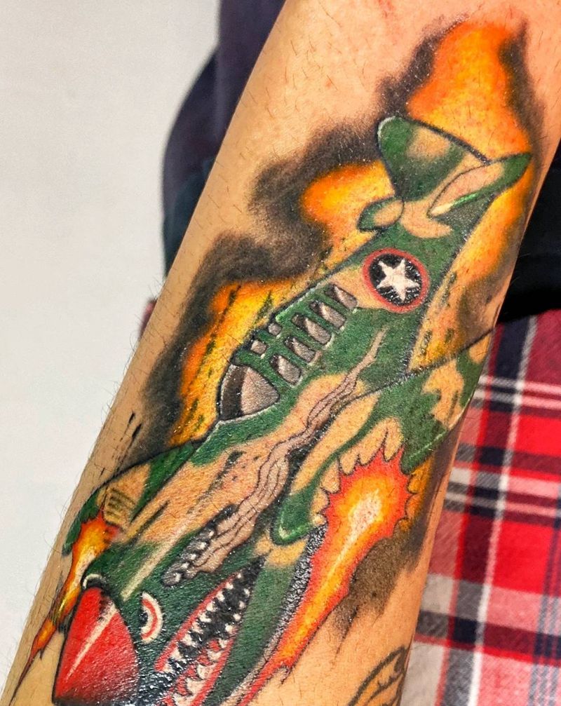 新美式  轰炸机纹身图片_手臂New School飞机纹身图案