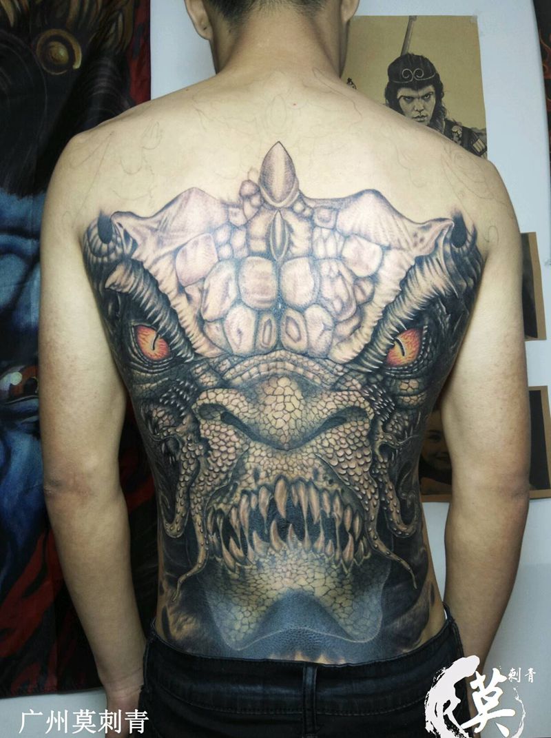 龙威,未完成纹身图片_肩部背部欧美传统肖像写实国画成品手稿插画纹身图案