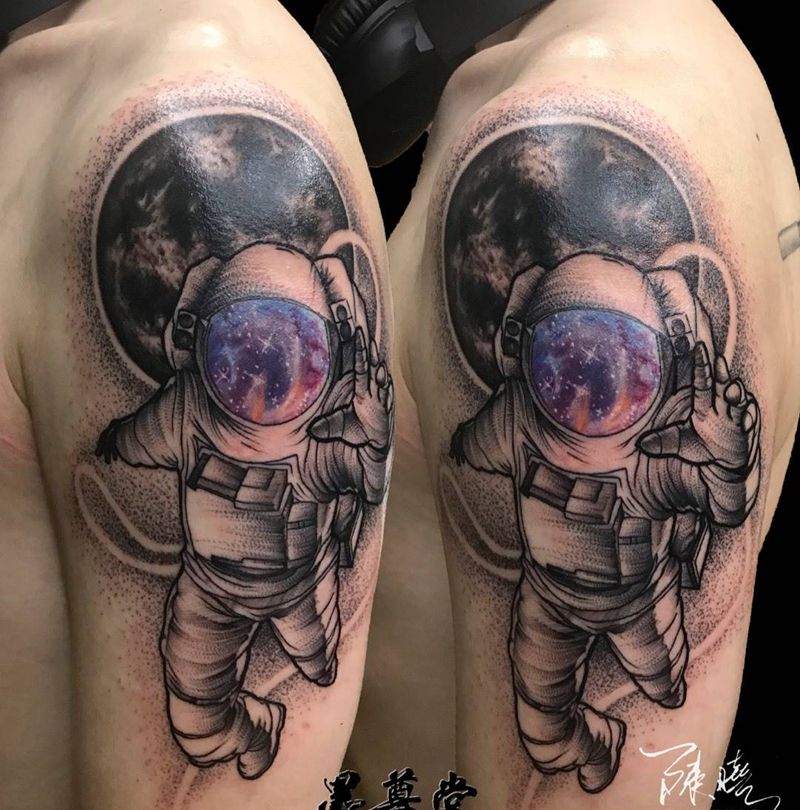 太空人纹身图片_成品手臂人物纹身图案