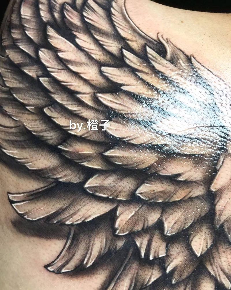 羽毛纹身图片_欧美写实纹身图案