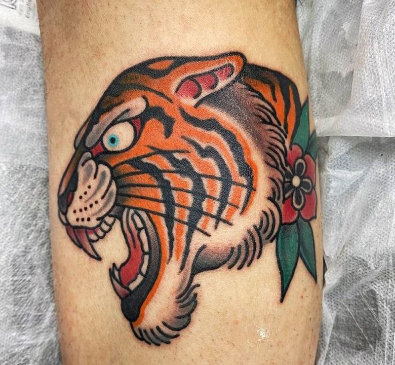 Old school  老虎纹身图片_腿部Old School老虎纹身图案