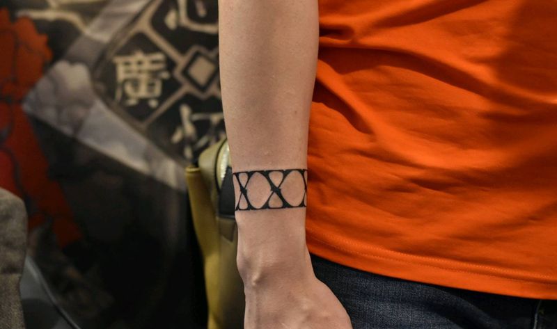 手环纹身图片_手部臂环手环纹身图案