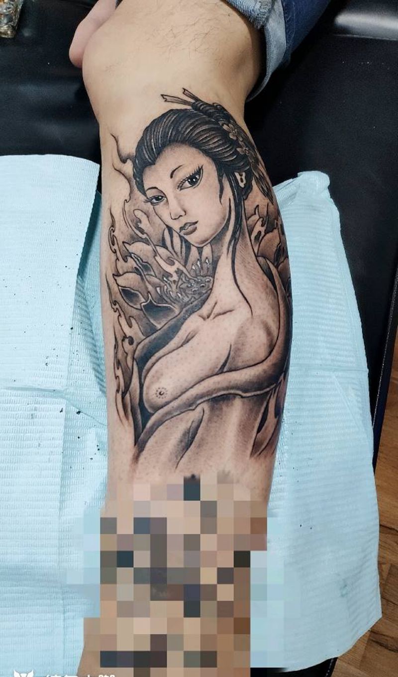 艺妓纹身图片_腿部纹身图案