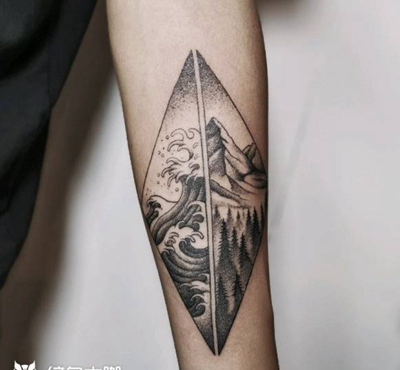 山与海纹身图片_手臂点刺山海浪纹身图案