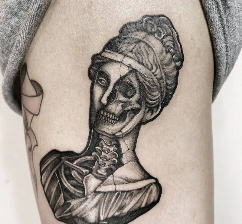 骷髅女人  雕塑纹身图片_腿部欧美写实骷髅女人雕塑纹身图案