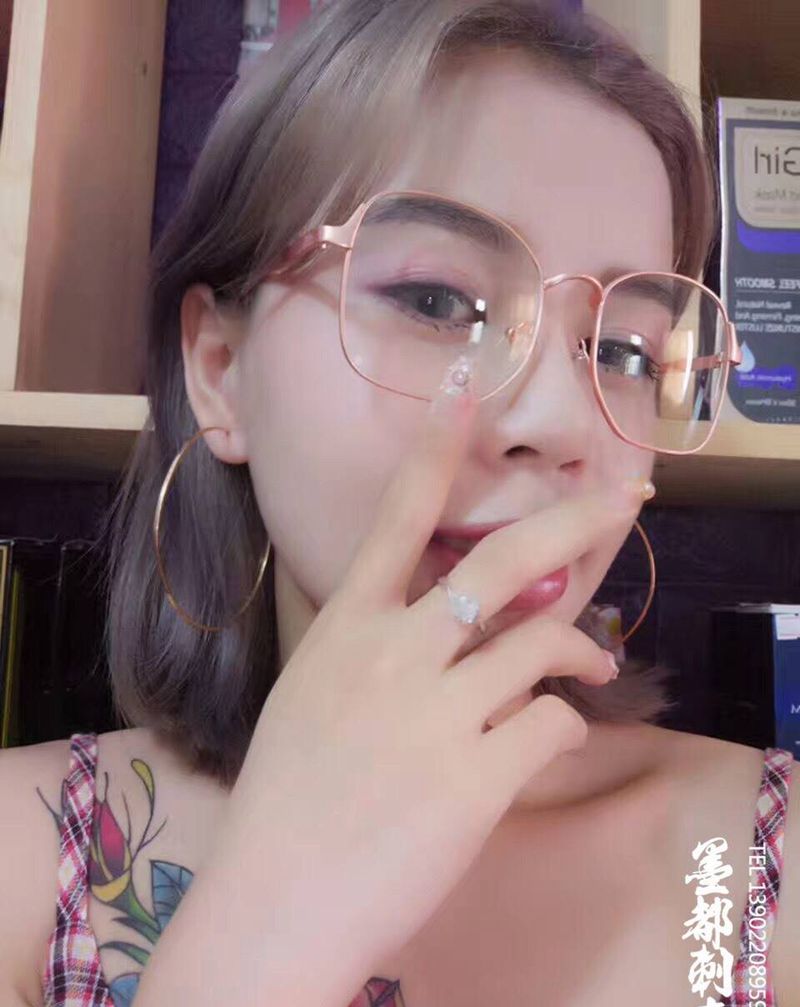 买家秀纹身图片_胸部New School胸花纹身图案