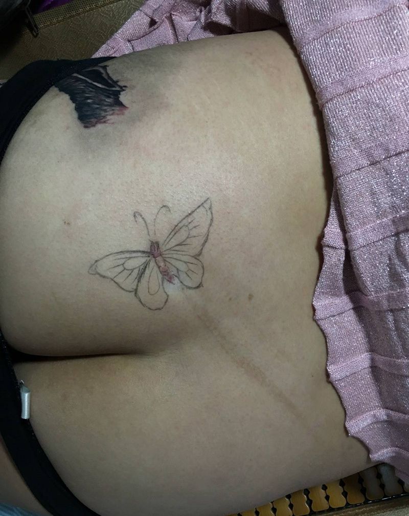 梅花蝴蝶盖疤纹身图片