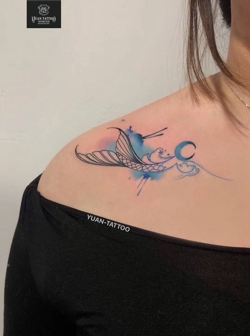 美人鱼尾纹身图片_肩部水彩清新纹身图案