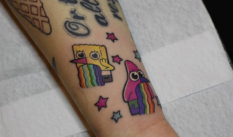 海绵宝宝与派大星纹身图片_手部New School卡通纹身图案