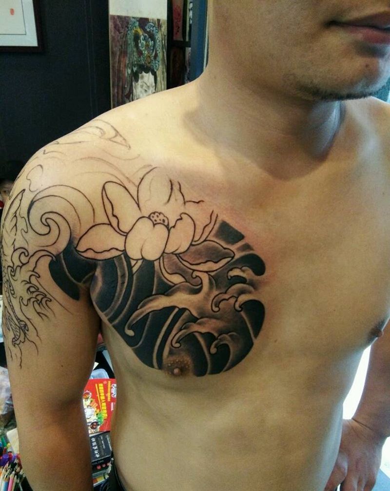 半甲纹身图片_胸部传统原创未完成纹身图案