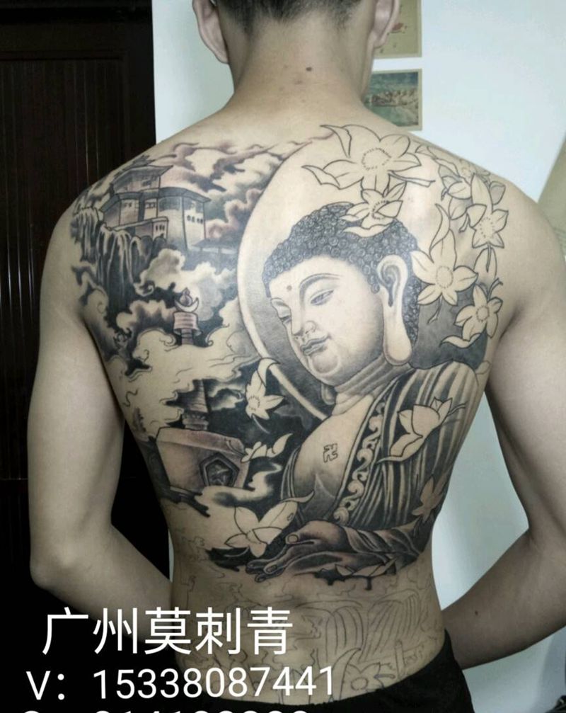 满背佛未完纹身图片_肩部背部欧美传统习俗肖像清新写实成品手稿纹身图案