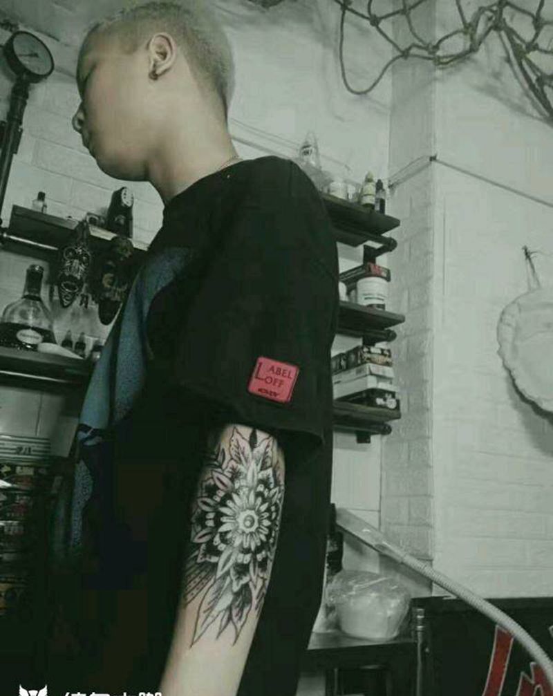 梵花纹身图片_手臂纹身图案