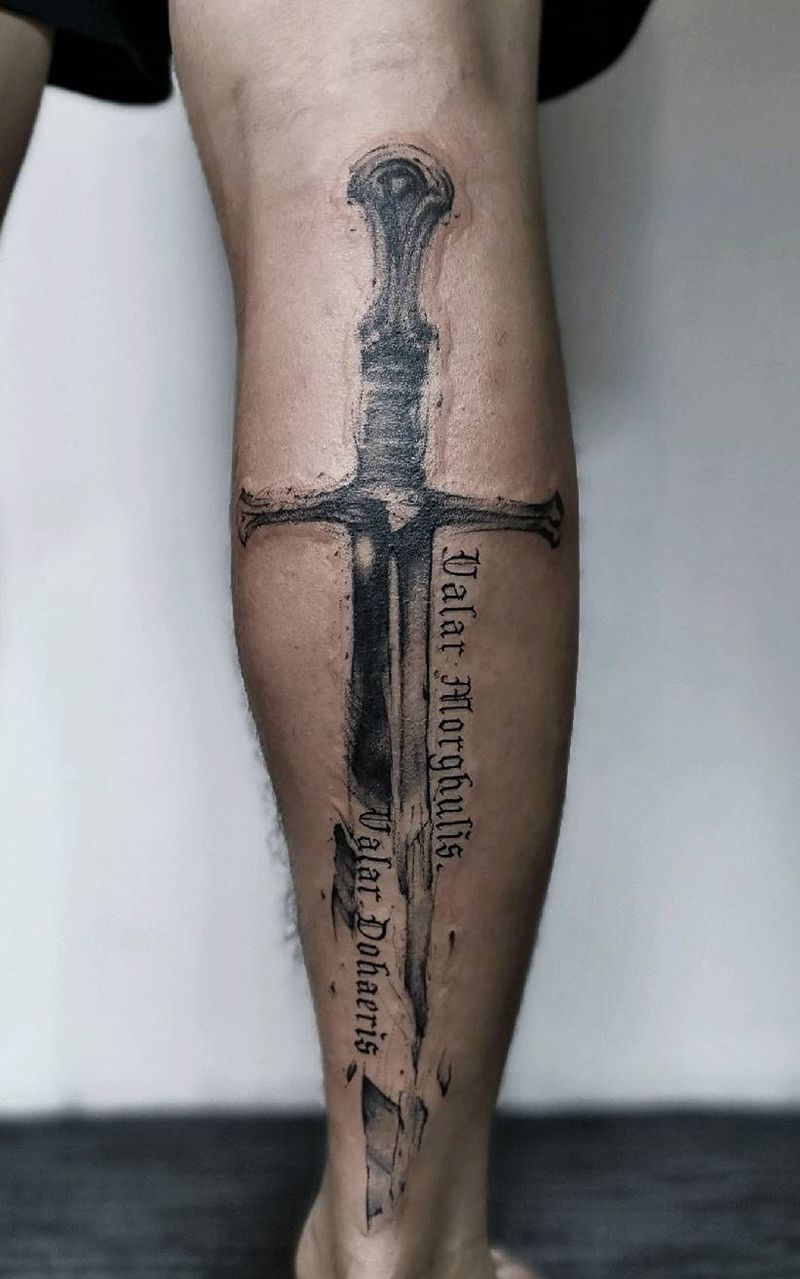 剑 权利的游戏纹身图片_腿部水墨剑纹身图案