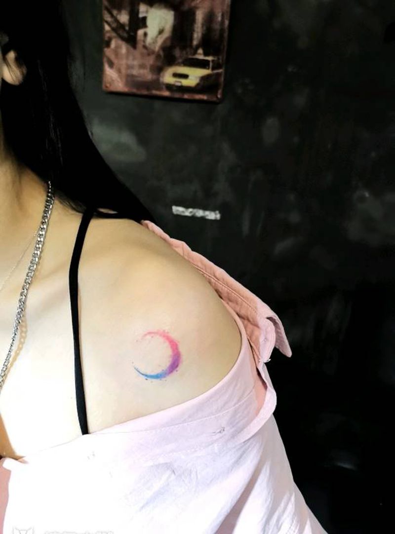 小清新纹身图片_肩部胸部水彩水墨纹身图案