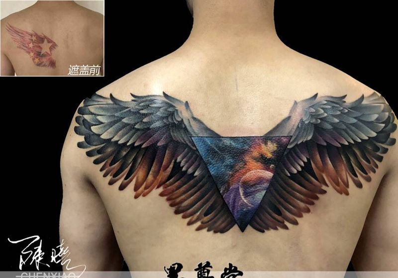 星空翅膀纹身图片_肩部背部纹身图案