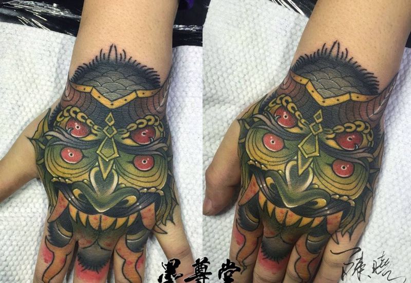 School纹身图片_成品手部school鬼神纹身图案
