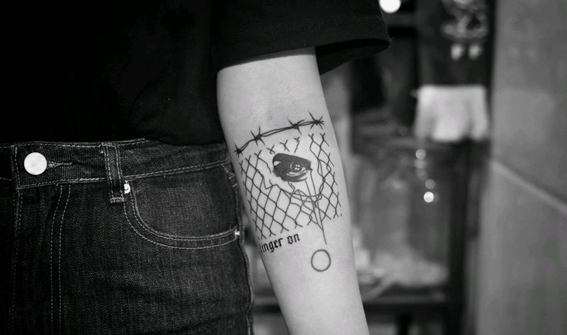插画类，铁丝网纹身图片_手部几何纹身图案