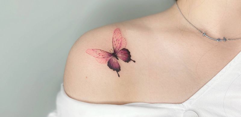 水彩  蝴蝶纹身图片_肩部水彩蝴蝶纹身图案