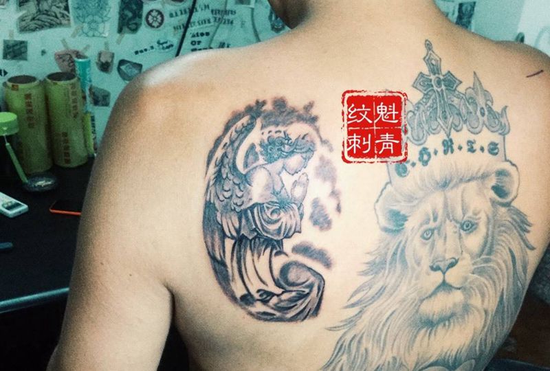 祈祷的天使纹身图片_成品背部欧美写实宗教人物纹身图案