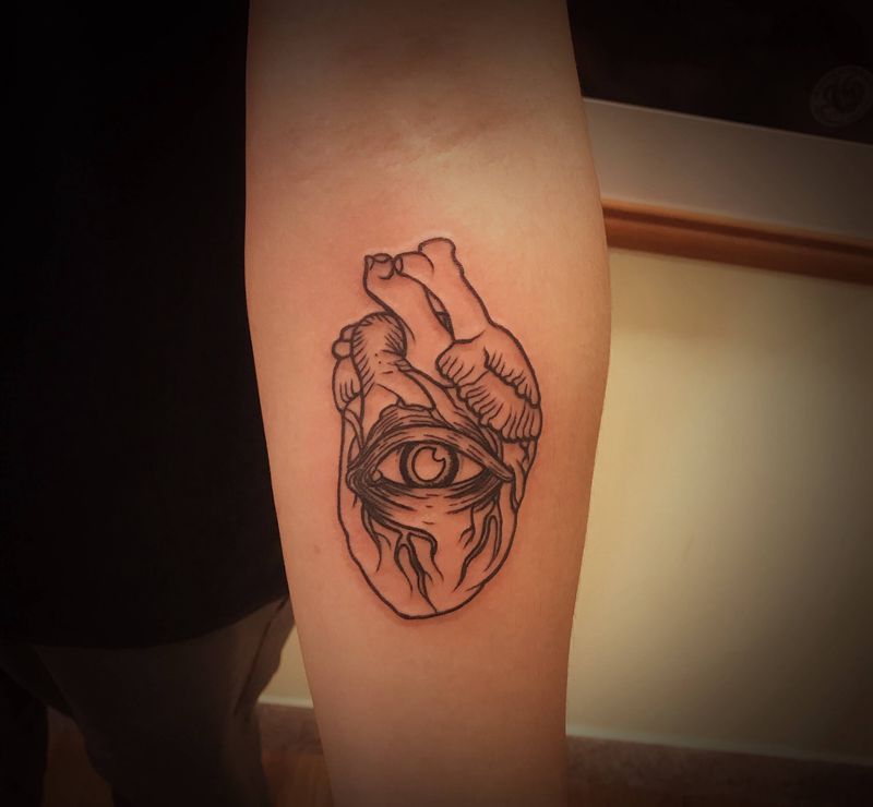 心脏纹身图片_手臂几何纹身图案