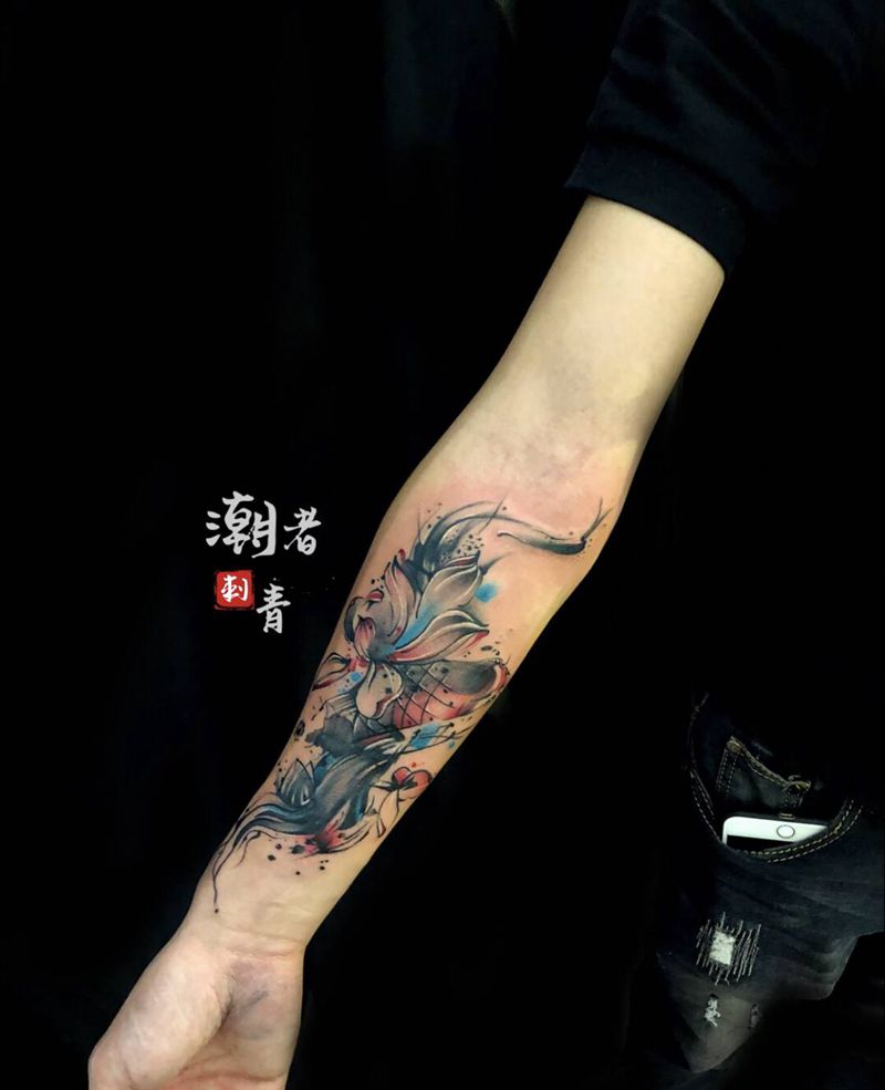 锦鲤纹身图片_手臂水墨水彩纹身图案