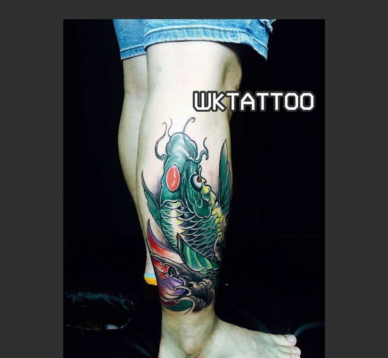 鲤鱼纹身图片_动物传统脚部成品纹身图案