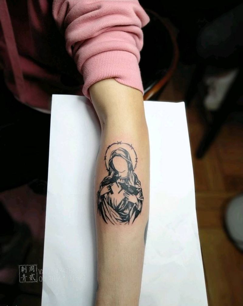 双枪圣母纹身图片_手臂纹身图案