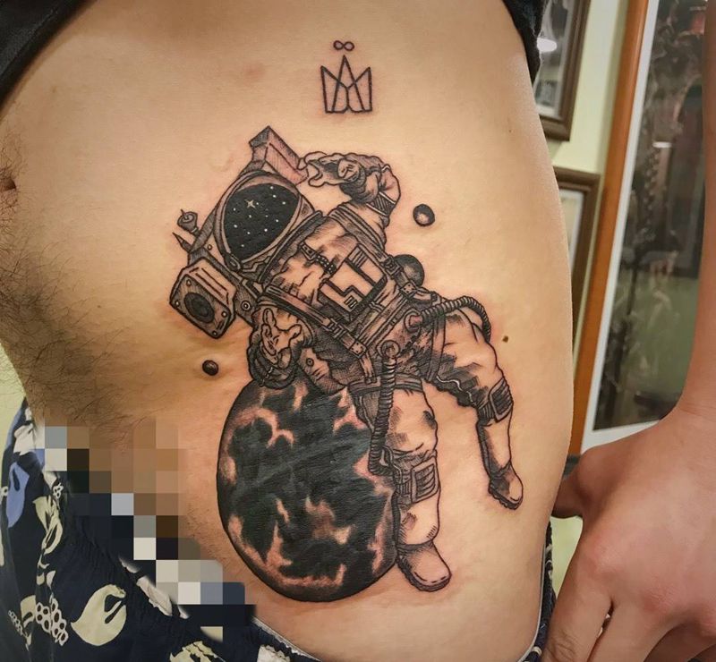 遮盖纹身纹身图片_腹部几何点刺纹身图案