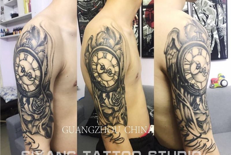 钟表玫瑰花体字纹身图片