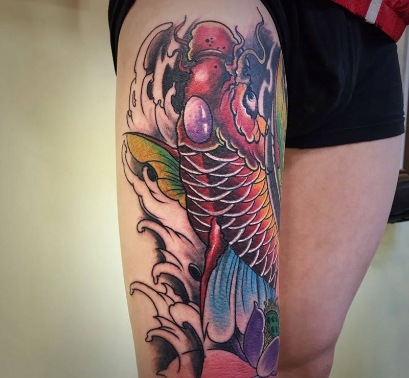 鲤鱼遮盖纹身图片_脚部新传统纹身图案