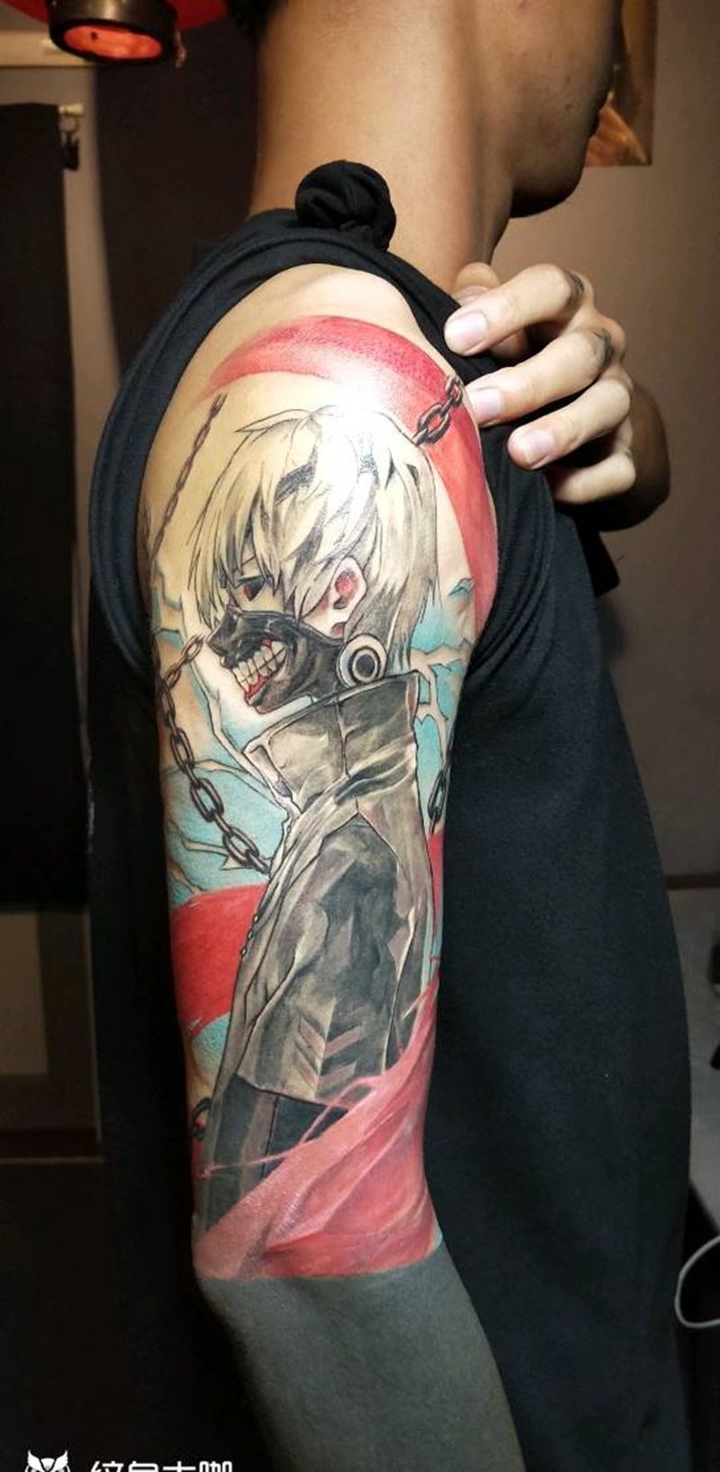 大臂东京喰种纹身图片_手臂New School东京喰种东京食尸鬼彩色纹身图案