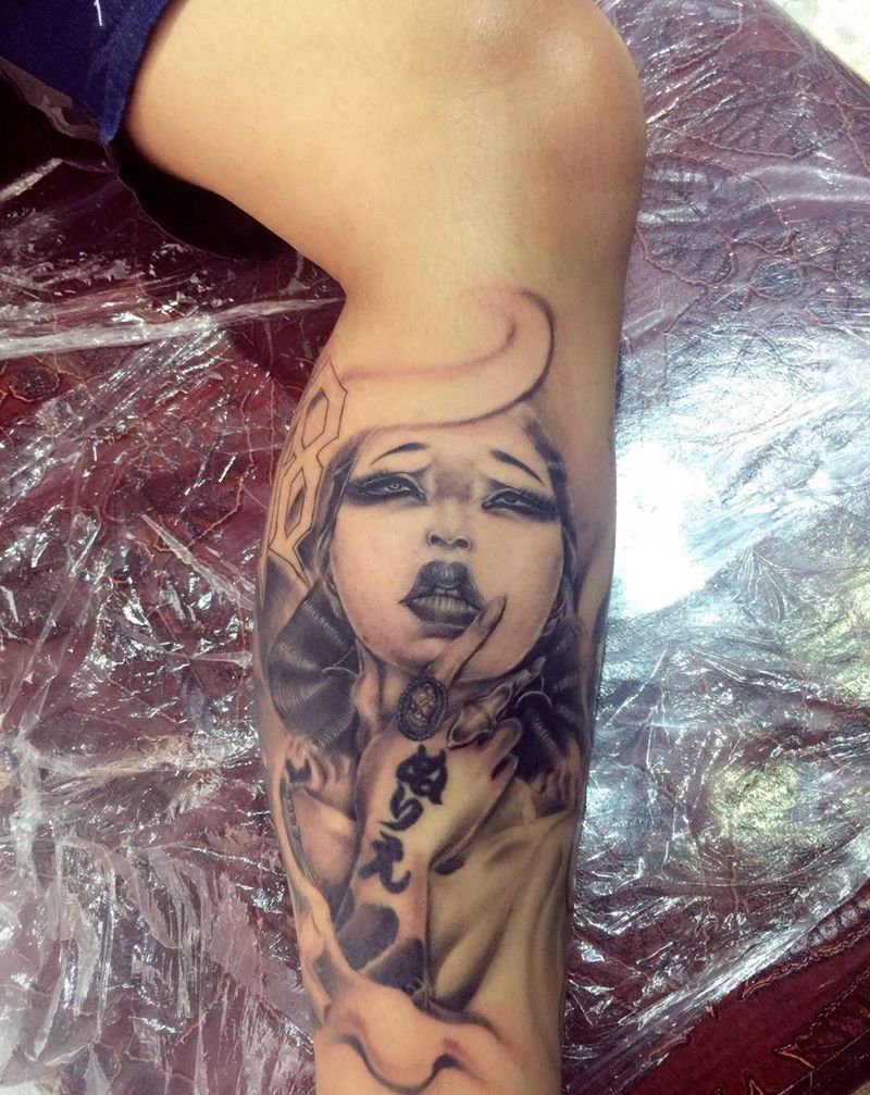 歌妓纹身图片_成品脚部腿部欧美人物纹身图案