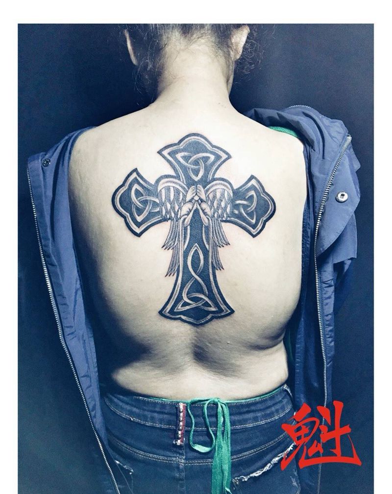 圣母十字架纹身图片_人物宗教欧美背部成品纹身图案