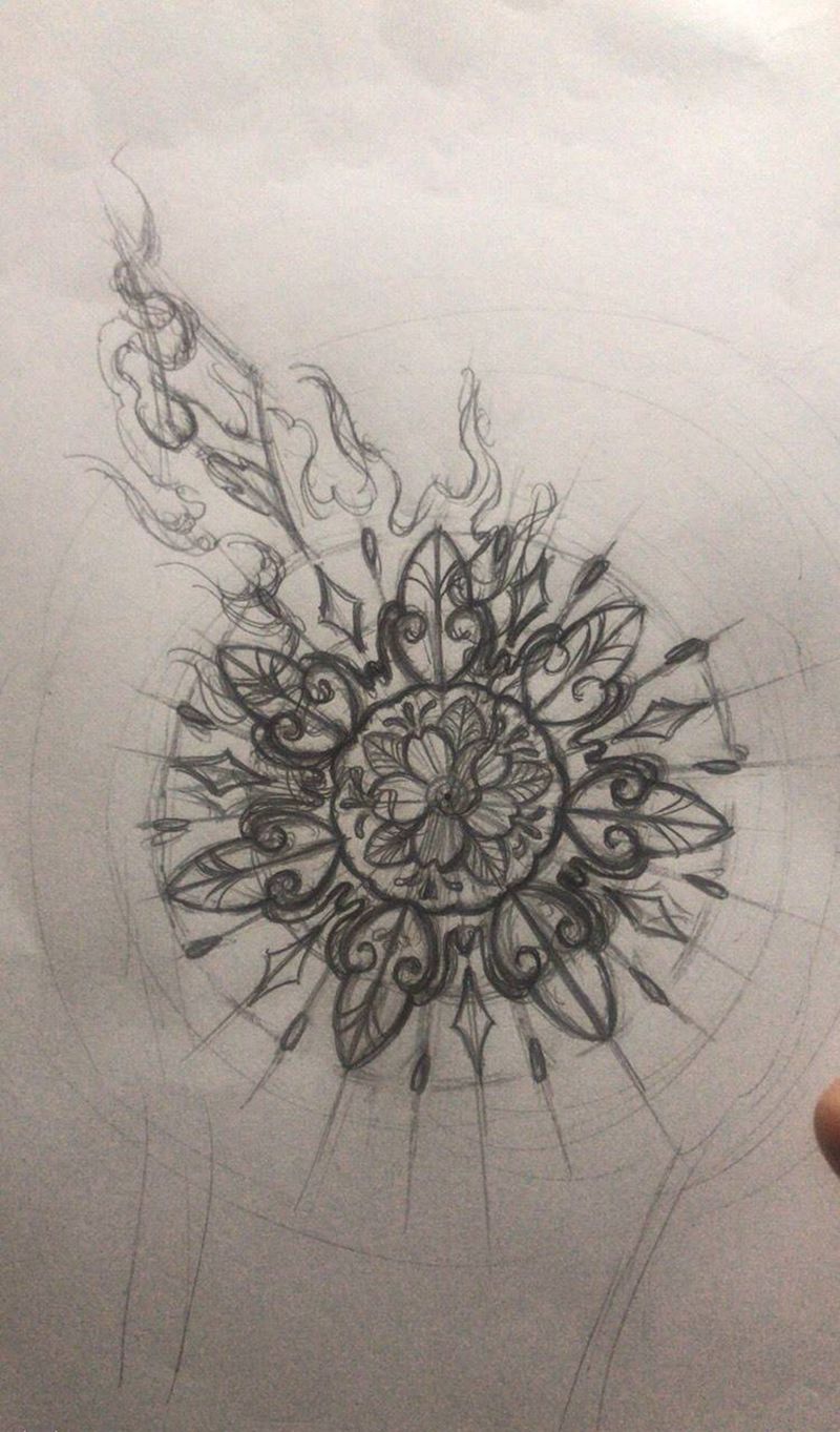 手背曼陀罗纹身图片_手部纹身图案