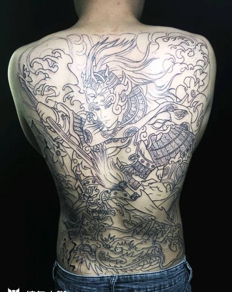满背赵子龙线条纹身图片_背部新传统赵子龙线条满背纹身图案
