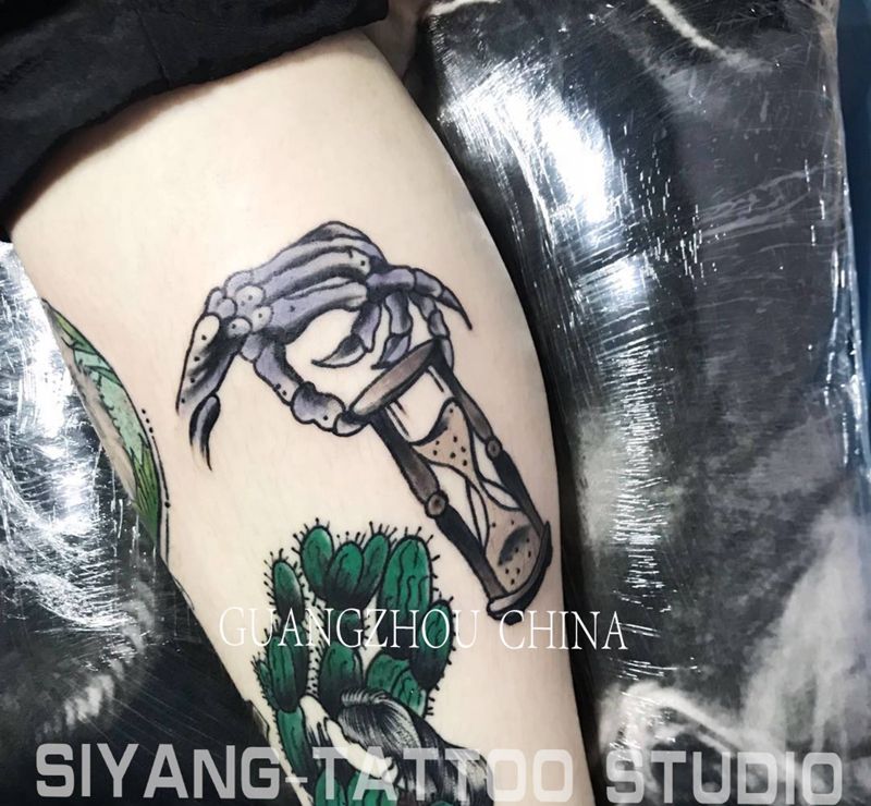 沙漏纹身图片