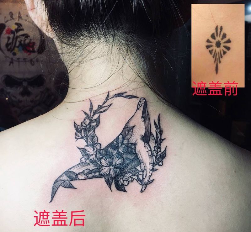 鲸鱼遮盖旧纹身纹身图片_背部素花遮盖纹身图案