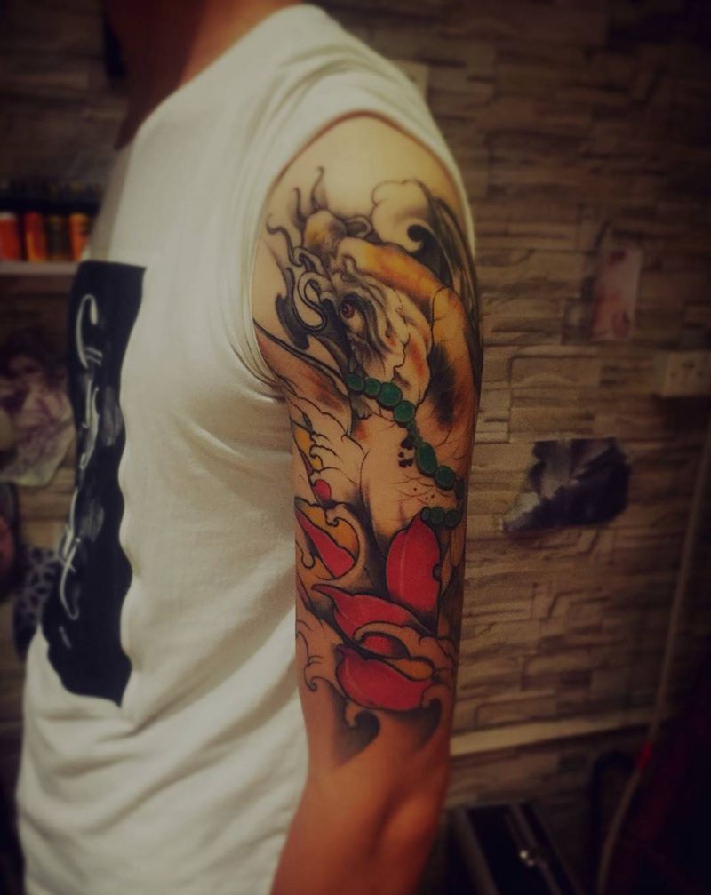 鲤鱼纹身图片_成品肩部颈部手部手臂传统动物纹身图案