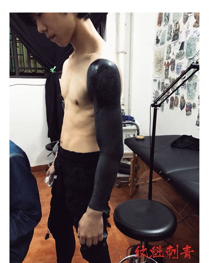 黑臂纹身图片_成品手臂原创图腾纹身图案