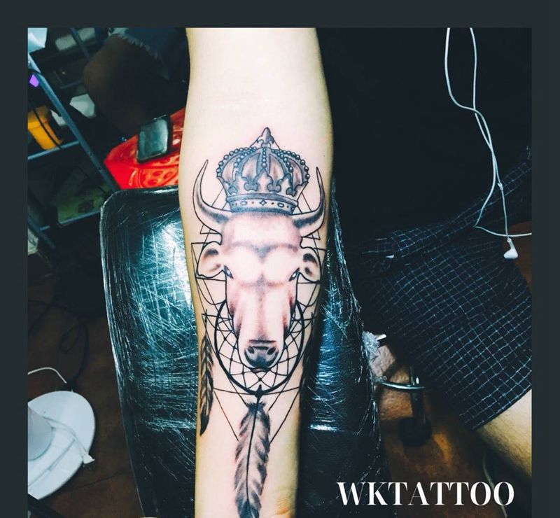 牛头捕梦网纹身图片_动物几何欧美手臂成品纹身图案