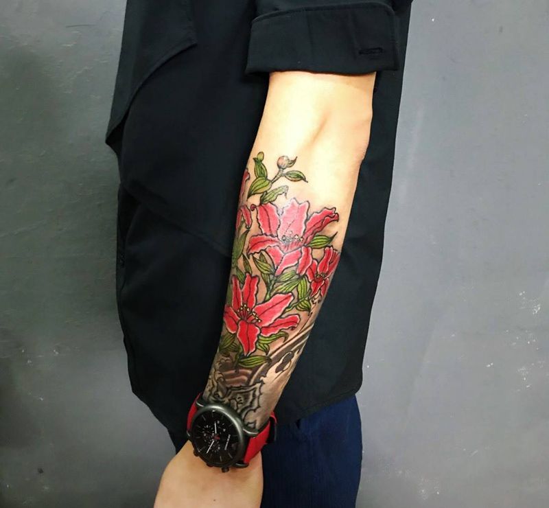 百合花包小臂纹身图片_原创植物动物鬼神传统手臂成品纹身图案