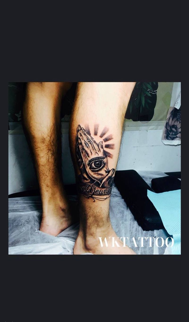 祈祷的手纹身图片_原创人物欧美脚部成品纹身图案