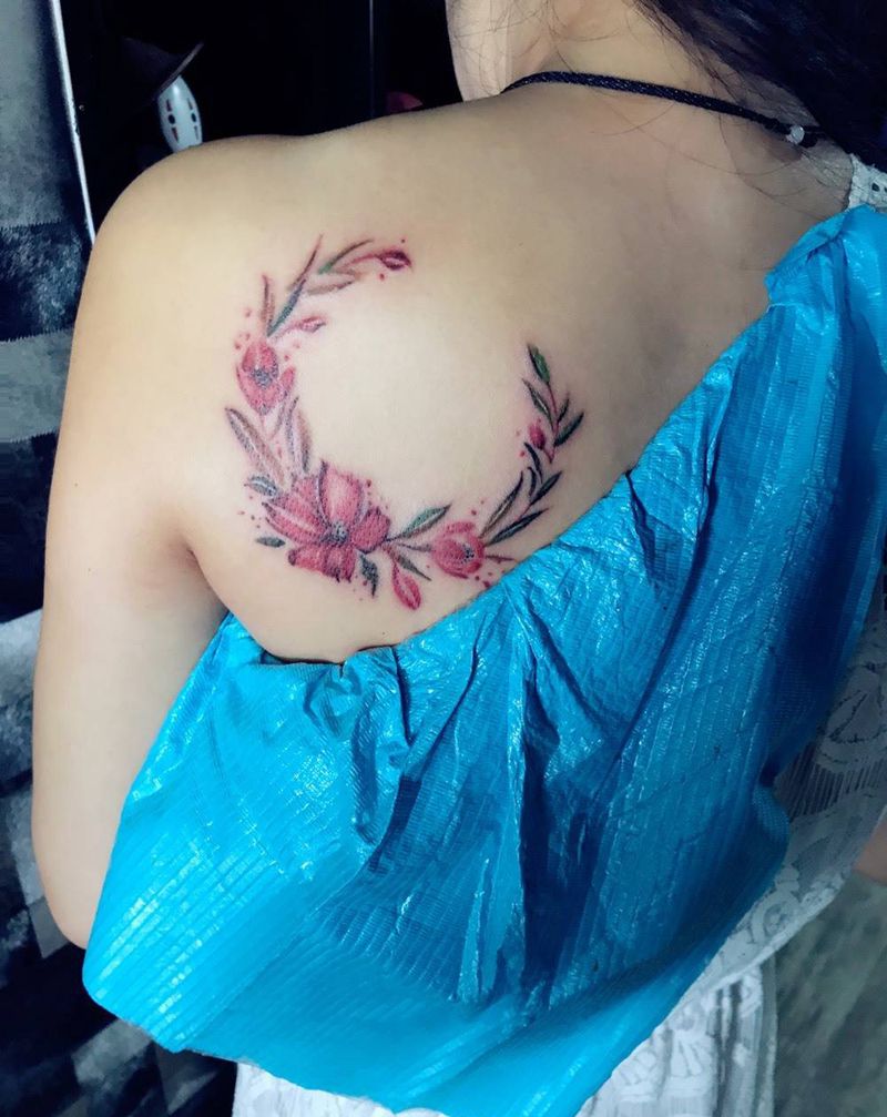 水彩小花环纹身图片