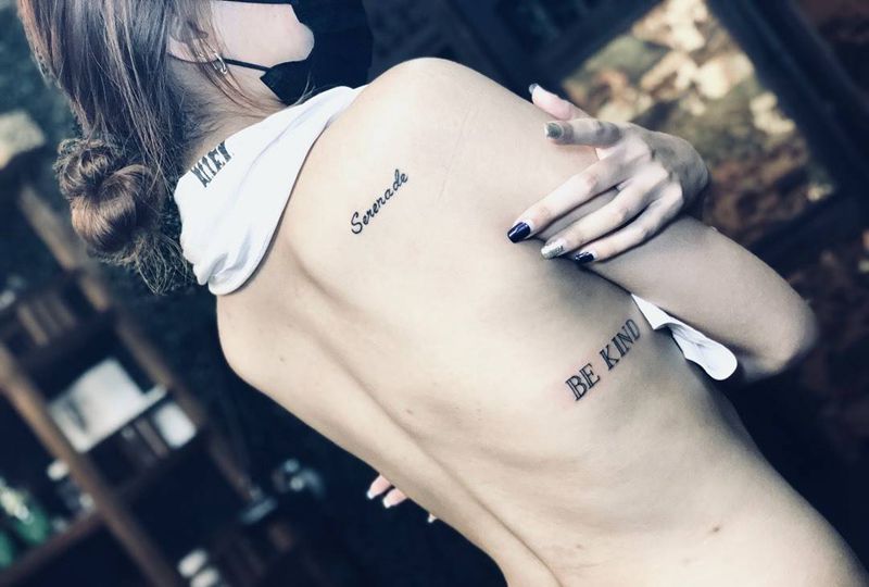 自拍也是可以的哦纹身图片_生活字符纹身图案