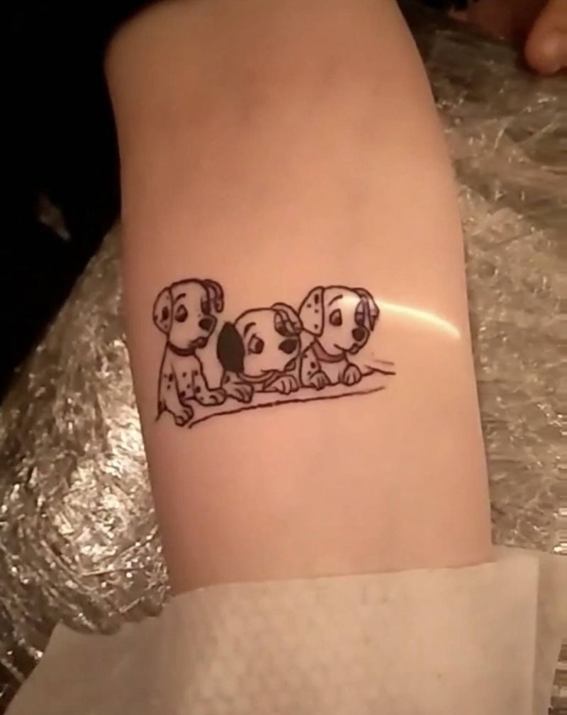 小狗狗纹身图片_手臂纹身图案