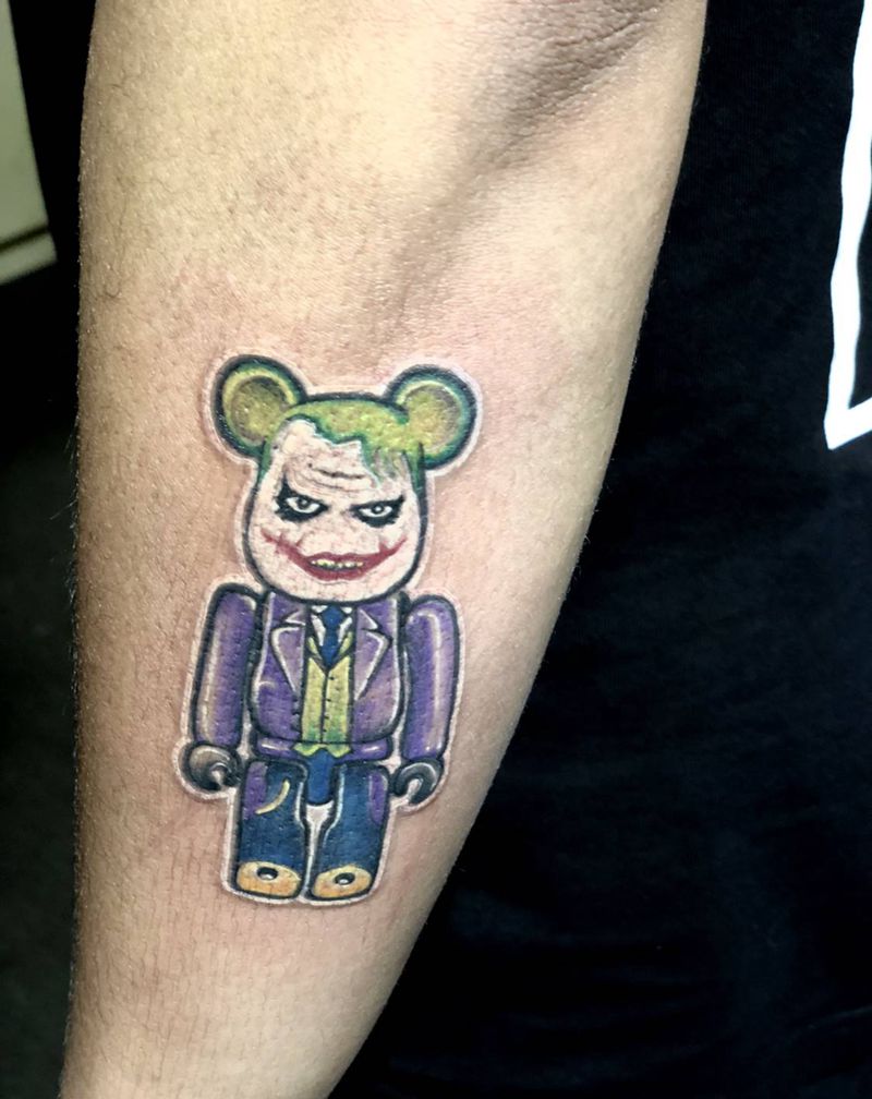 暴力熊～小丑男纹身图片_手臂New School纹身图案